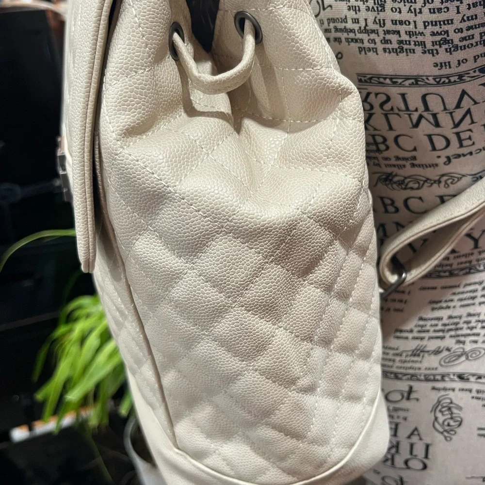 Chic Cream‎ Quilted Women's Backpack